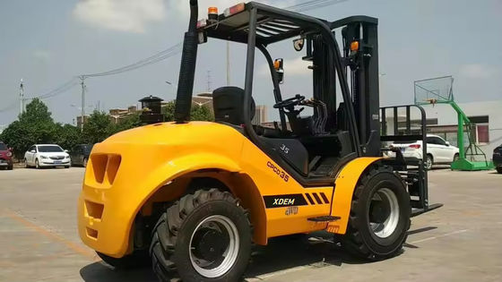 3.5 tonluk Japon motorlu zorlu arazi forklift