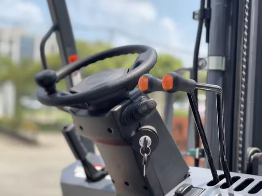 5 tonluk Japon motorlu zorlu arazi forklift satılıyor