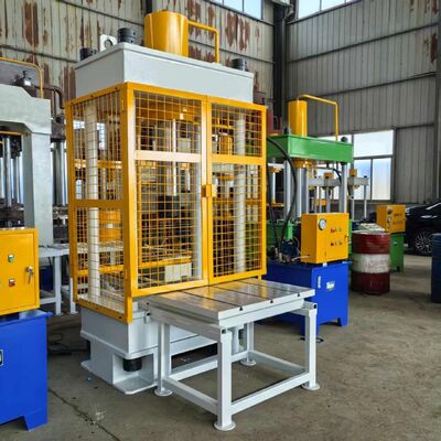 Komatsu Ekskavatör Ayarlayıcı Yay Sökme Makinesi 200T Mobil Çalışma Masası Hidrolik Pres Makinesi Palet Pim Presi