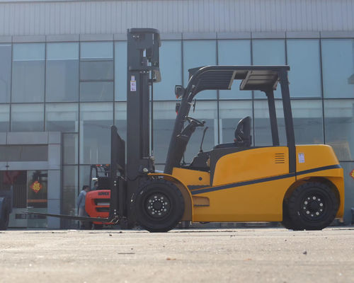 Çevre dostu XDEM Forklift 5000kg Yük Kapasitesi Yan değiştiricisi ve opsiyonel Duplex mast ile elektrikli batarya gücü