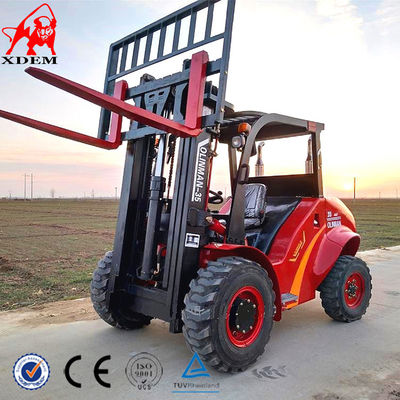3.5t 4WD Kaba Arazi Forklift Lojistik Makineleri Küçük Off Road Forklift