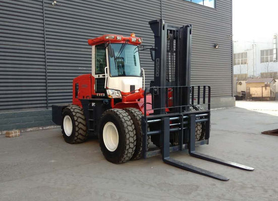 5.5ton 4 Tekerlekli Tahrikli Forklift, 25km / H Tüm Arazi Teleskopik Forklift